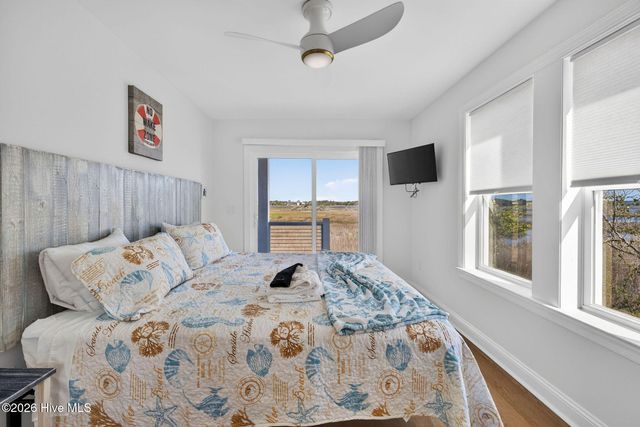 321 N New River Drive, Surf City, NC 28445