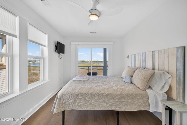 321 N New River Drive, Surf City, NC 28445