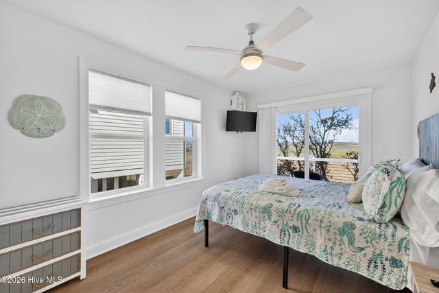 321 N New River Drive, Surf City, NC 28445