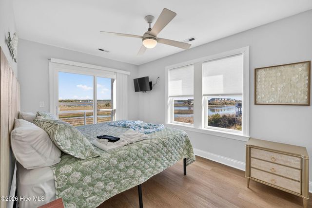 321 N New River Drive, Surf City, NC 28445