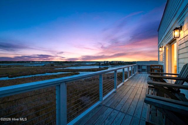 321 N New River Drive, Surf City, NC 28445
