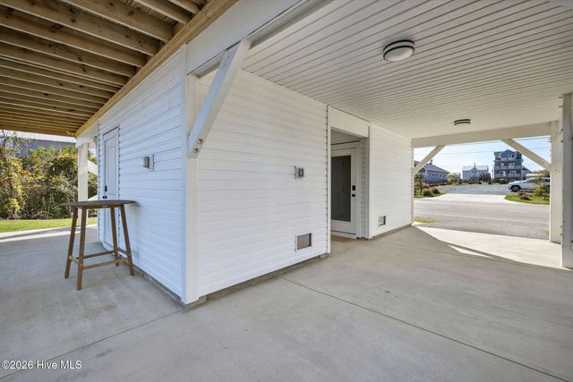 321 N New River Drive, Surf City, NC 28445