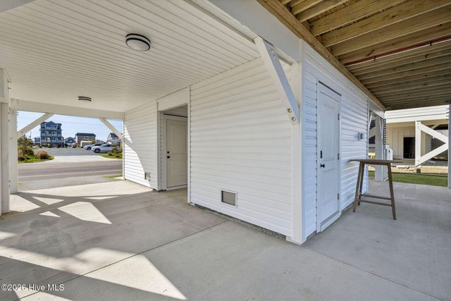 321 N New River Drive, Surf City, NC 28445
