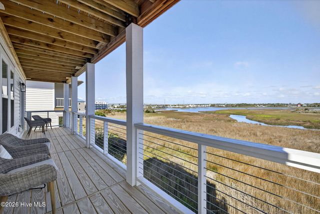 321 N New River Drive, Surf City, NC 28445