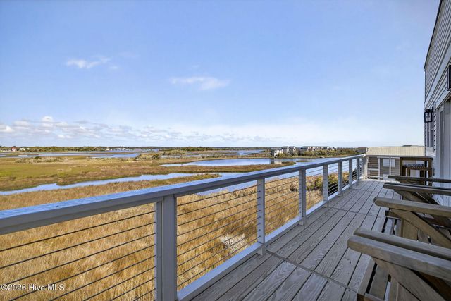 321 N New River Drive, Surf City, NC 28445