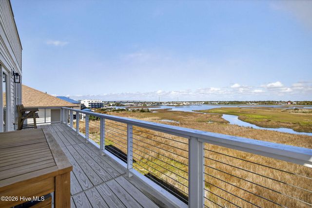 321 N New River Drive, Surf City, NC 28445