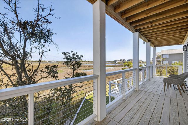 321 N New River Drive, Surf City, NC 28445