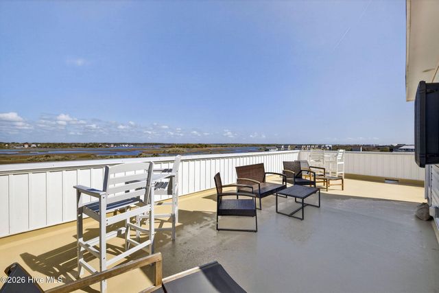 321 N New River Drive, Surf City, NC 28445
