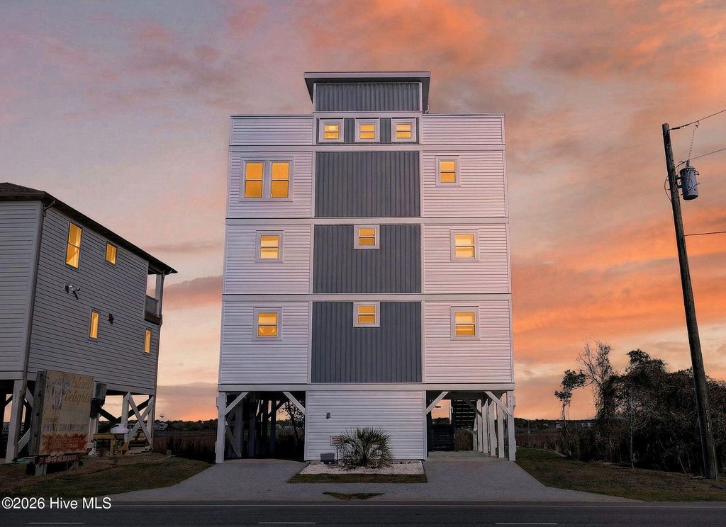 321 N New River Drive, Surf City, NC 28445