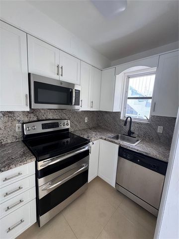 10281 E Bay Harbor Dr B3, Bay Harbor Islands, FL 33154