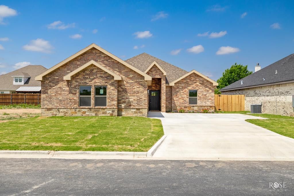 5441 Riviera Lane, San Angelo, TX 76904