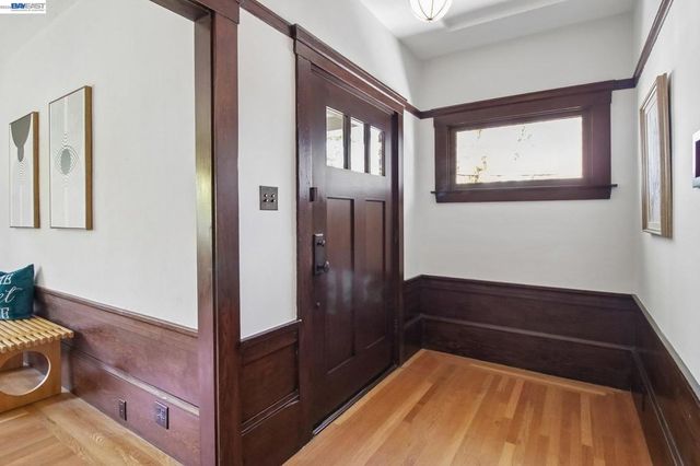 1344 Saint Charles St, Alameda, CA 94501
