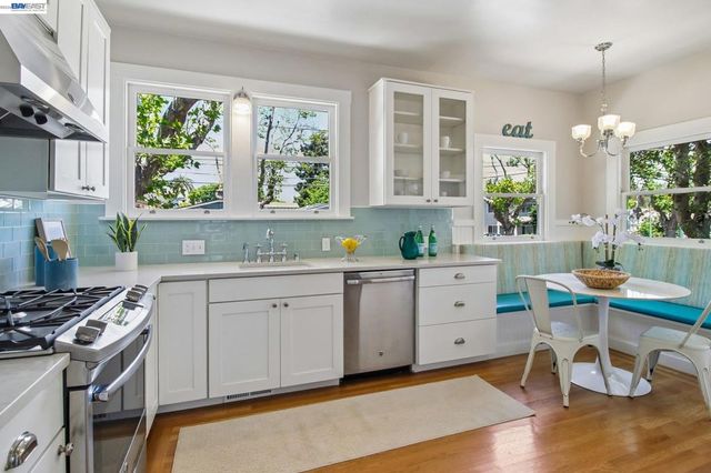 1344 Saint Charles St, Alameda, CA 94501