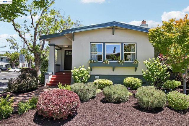 1344 Saint Charles St, Alameda, CA 94501