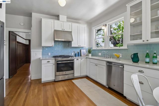 1344 Saint Charles St, Alameda, CA 94501