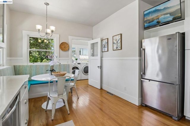 1344 Saint Charles St, Alameda, CA 94501