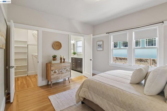 1344 Saint Charles St, Alameda, CA 94501