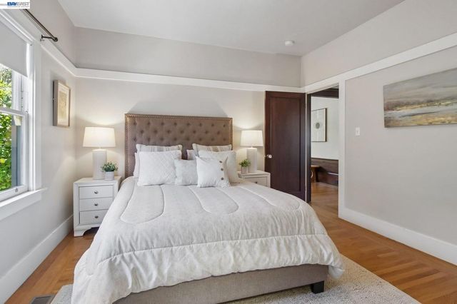 1344 Saint Charles St, Alameda, CA 94501