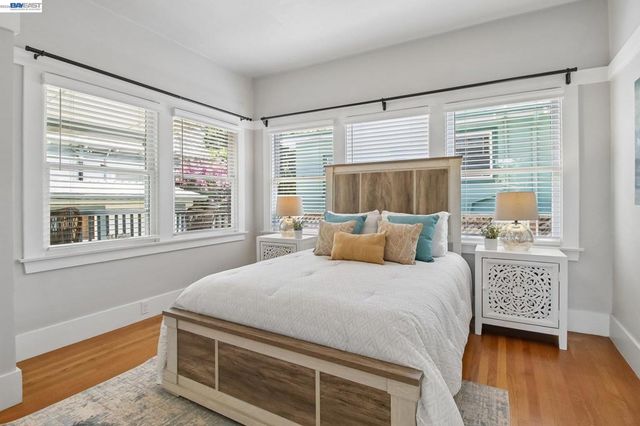 1344 Saint Charles St, Alameda, CA 94501