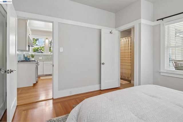 1344 Saint Charles St, Alameda, CA 94501