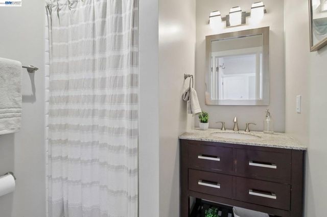1344 Saint Charles St, Alameda, CA 94501