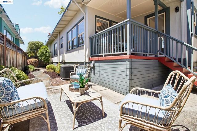 1344 Saint Charles St, Alameda, CA 94501