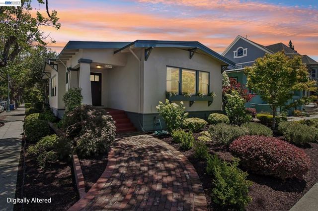 1344 Saint Charles St, Alameda, CA 94501
