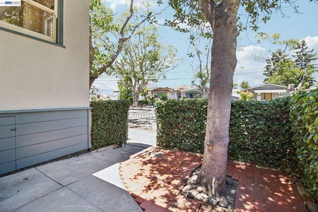 1344 Saint Charles St, Alameda, CA 94501