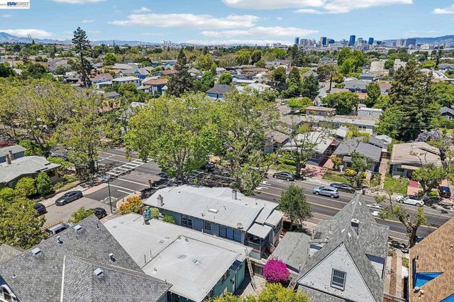 1344 Saint Charles St, Alameda, CA 94501