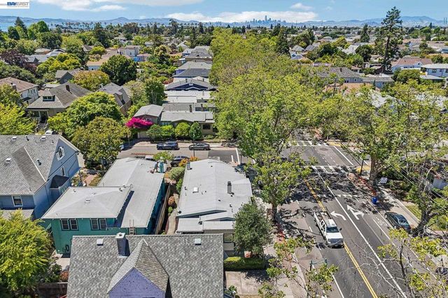 1344 Saint Charles St, Alameda, CA 94501