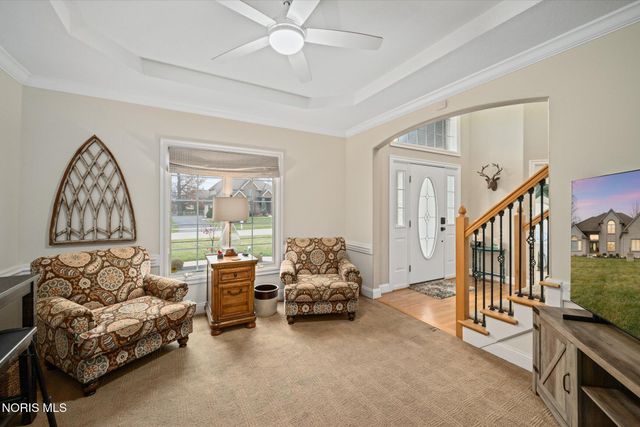 2417 Waterford Village Drive, Sylvania, OH 43560