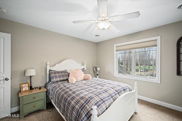 2417 Waterford Village Drive, Sylvania, OH 43560