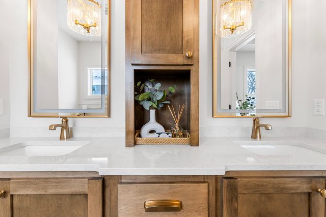 8006 201st Street W, Lakeville, MN 55044