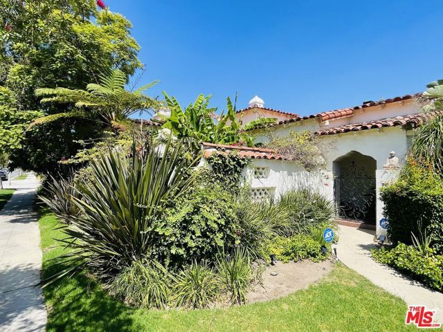 201 N Doheny Drive, Beverly Hills, CA 90211