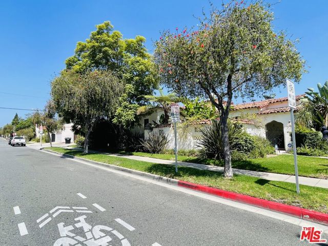 201 N Doheny Drive, Beverly Hills, CA 90211