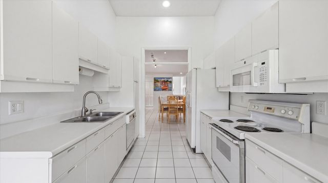 10112 Andover Coach Circle B2, Lake Worth, FL 33449