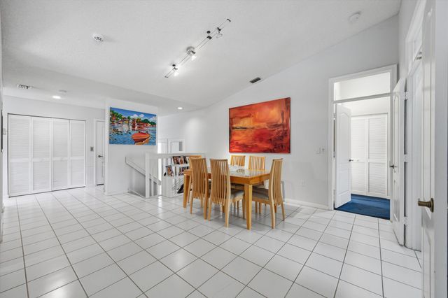 10112 Andover Coach Circle B2, Lake Worth, FL 33449