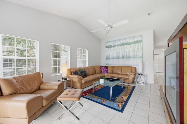 10112 Andover Coach Circle B2, Lake Worth, FL 33449