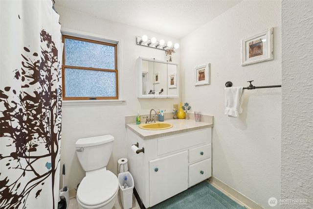 5318 W Tapps Drive E, Lake Tapps, WA 98391