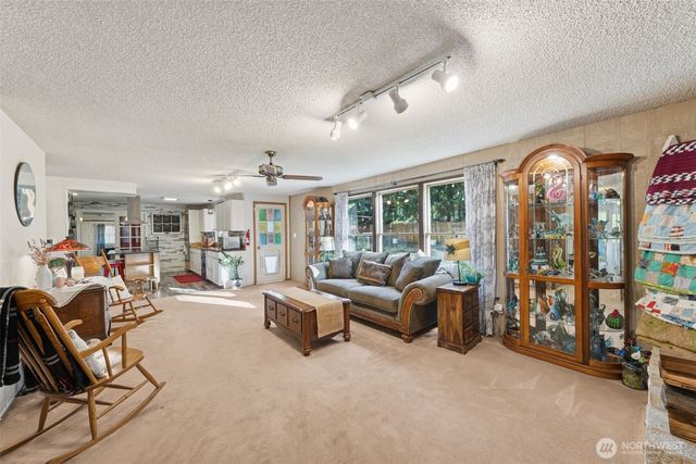 5318 W Tapps Drive E, Lake Tapps, WA 98391