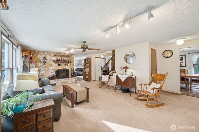 5318 W Tapps Drive E, Lake Tapps, WA 98391