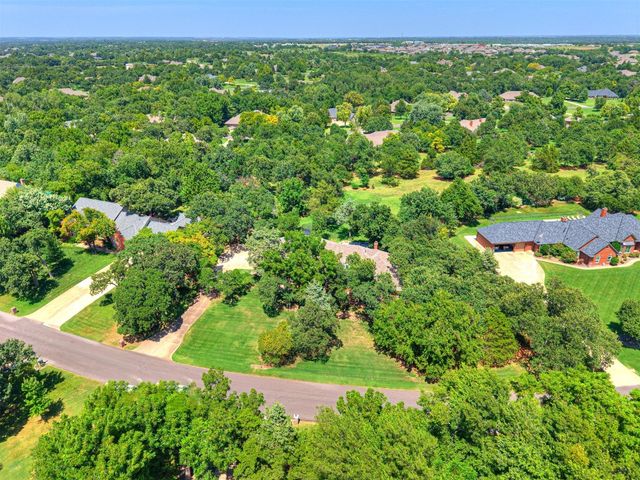 2105 Spirit Wood Lane, Edmond, OK 73025