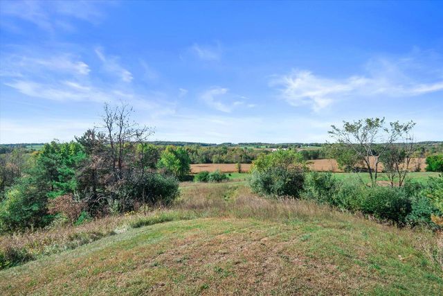 7165 Town Line ROAD, West Bend, WI 53090