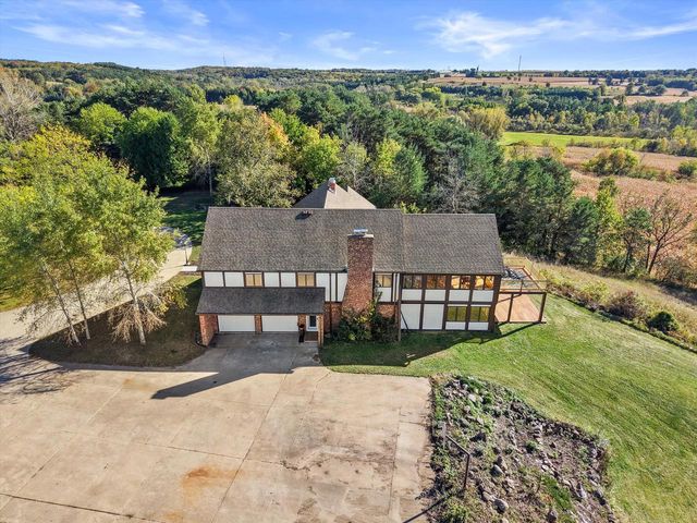 7165 Town Line ROAD, West Bend, WI 53090