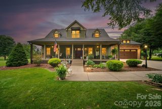 98 Garden Lane, Canton, NC 28716
