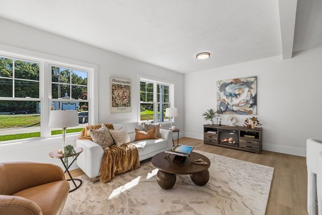 126 Maple St, West Boylston, MA 01583