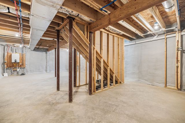 126 Maple St, West Boylston, MA 01583