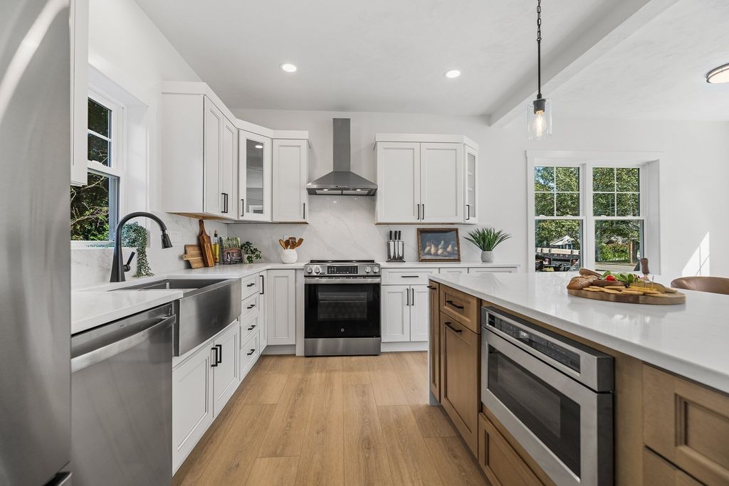 126 Maple St, West Boylston, MA 01583
