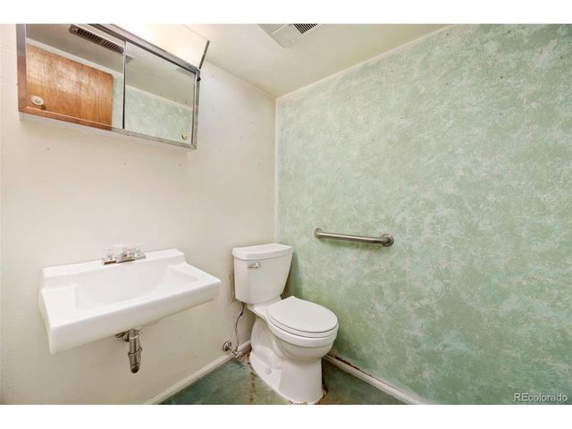 8998 W Radcliffe Dr, Littleton, CO 80123