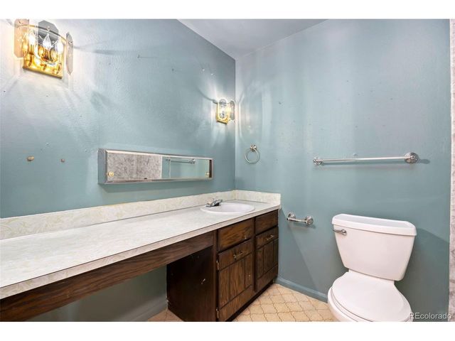 8998 W Radcliffe Dr, Littleton, CO 80123